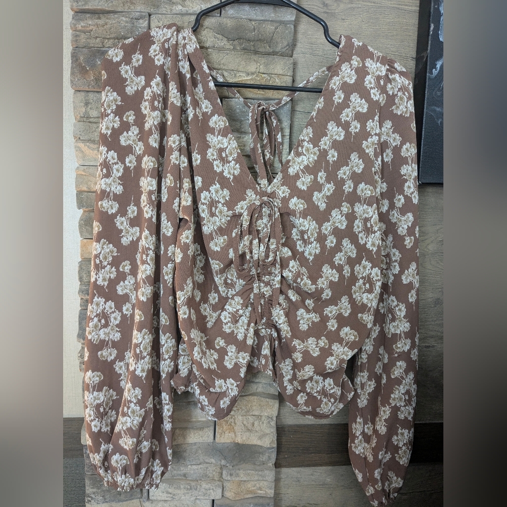 🏔️ She + Sky Floral Top